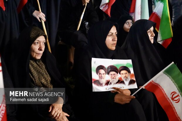 جشن دهه کرامت و اجتماع مردمی در میدان آزادی کرمان