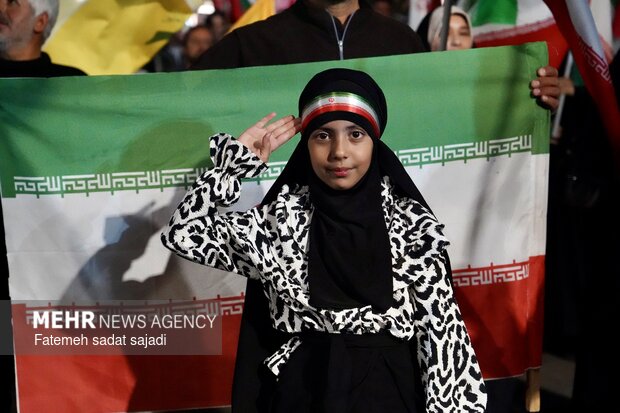 جشن دهه کرامت و اجتماع مردمی در میدان آزادی کرمان