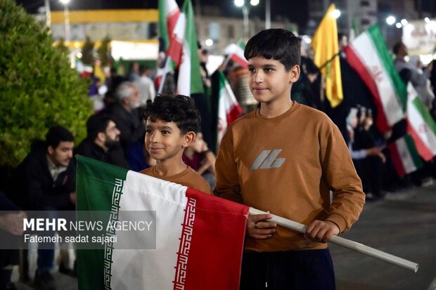 جشن دهه کرامت و اجتماع مردمی در میدان آزادی کرمان