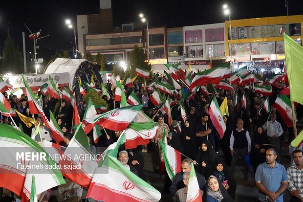 جشن دهه کرامت و اجتماع مردمی در میدان آزادی کرمان