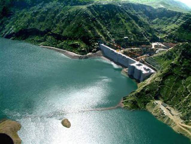 بهار پر بارش در گچساران؛ از پر شدن مخزن سدها تا تولید برق