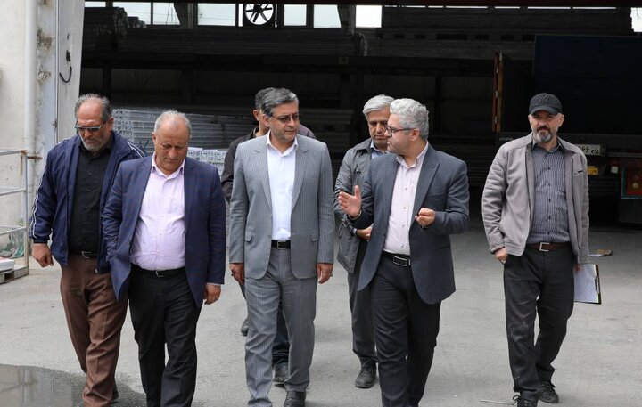 بازرسی میدانی از واحدهای تولیدی سنندج برای رفع موانع تولید
