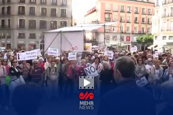 İspanya'da NATO protesto edildi