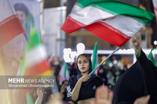 People in Bushehr denounce US-Israeli aggression against Iran
