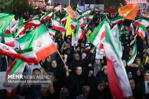 People in Bushehr denounce US-Israeli aggression against Iran
