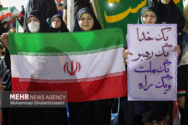 People in Bushehr denounce US-Israeli aggression against Iran
