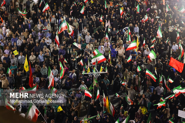 People in Bushehr denounce US-Israeli aggression against Iran
