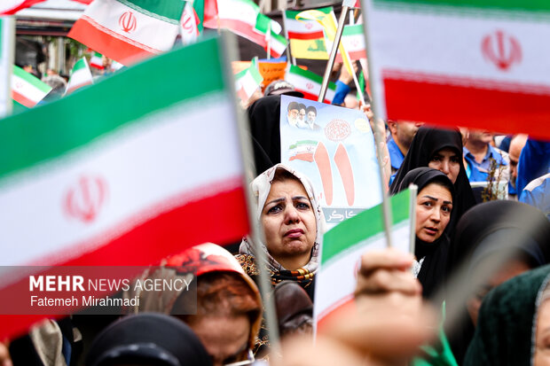 تجدید میثاق جامعه کار و تولید با رهبر شهید