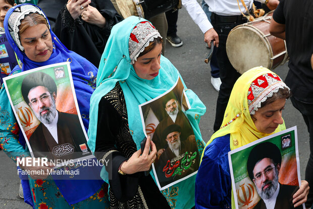 تجدید میثاق جامعه کار و تولید با رهبر شهید