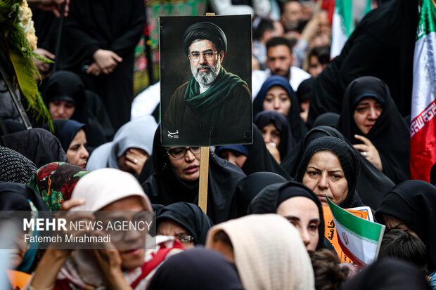 تجدید میثاق جامعه کار و تولید با رهبر شهید