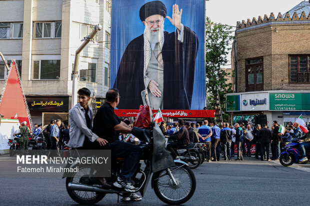 تجدید میثاق جامعه کار و تولید با رهبر شهید