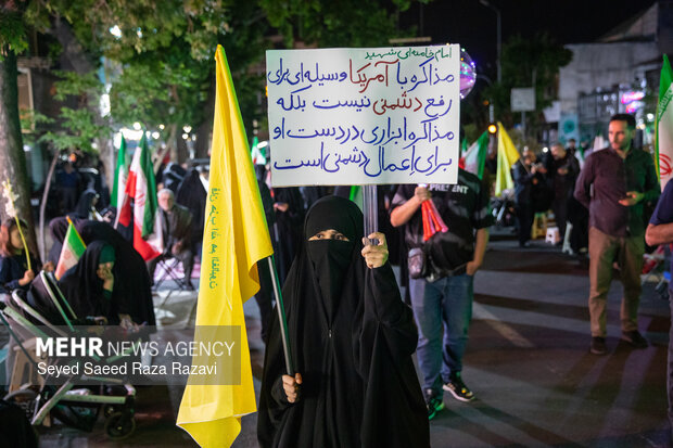 اجتماع حمایت از رزمندگان در مقابله با دشمن آمریکایی - صهیونی