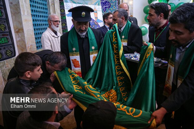 استقبال مردمی از بیرق رضوی در سنندج