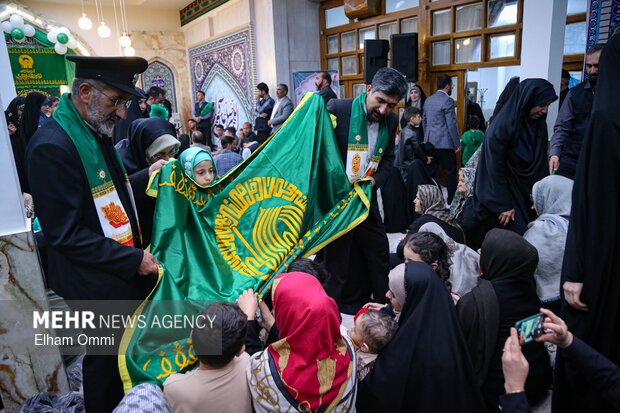 استقبال مردمی از بیرق رضوی در سنندج