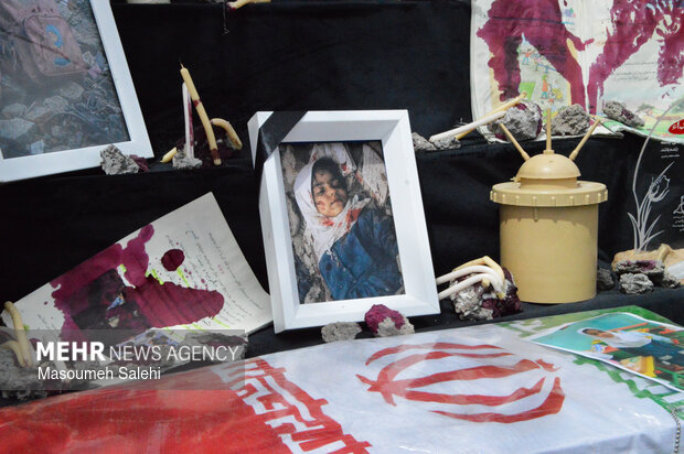 از میناب تا مشهد هم قدم با خانواده شهدای دانش آموز میناب