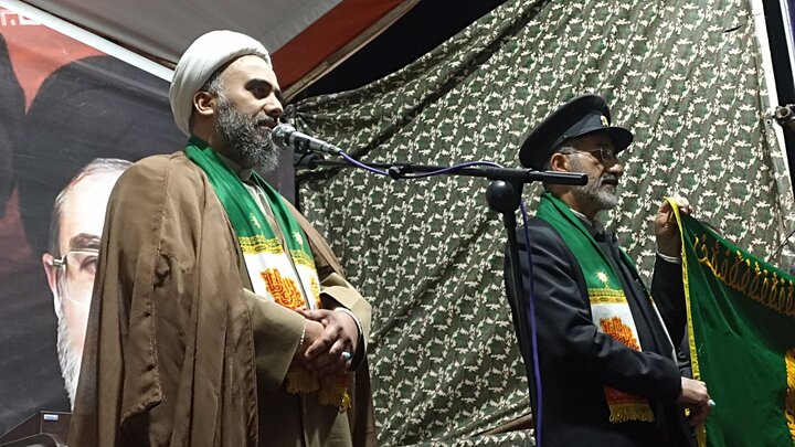 رمز پیروزی ملت ایران وحدت در برابر دشمن و رحمت میان خودی‌ها است