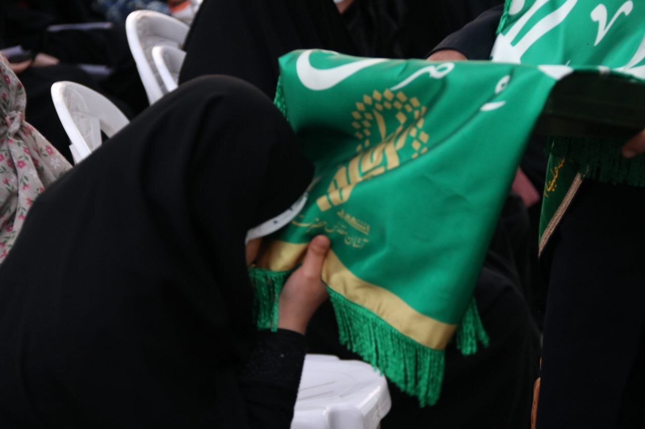 حضور خادمان امام رضا (ع) در بیمارستان ۱۷ شهریور رشت