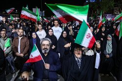 People in Sanandaj condemn US-Israeli aggression on Iran