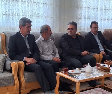 شهسواری:دیدار با خانواده‌ شهدا تجدید عهد با ارزش‌های ایثار و شهادت است