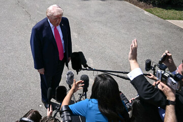 نظرية "الرجل المجنون" لترامب تجاه إيران لا تجدي نفعاً