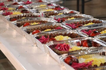 توزیع بیش از ۲۰ هزار پرس غذای گرم، اطعام ساده و بسته معیشتی در هرمزگان