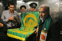 حضور کاروان زیر سایه خورشید در منزل شهید لاریجانی در قم