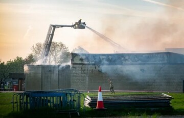 ABD'nin İran'a karşı operasyon yürüttüğü üste yangın çıktı