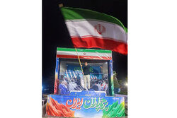 «پرچم» ایران در دست قهرمانان و مدال‌آوران