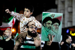 اجتماع حمایت از رزمندگان در مقابله با دشمن آمریکایی - صهیونی