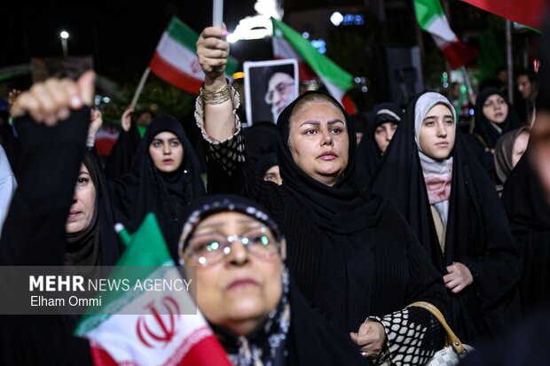 People in Sanandaj condemn US-Israeli aggression on Iran
