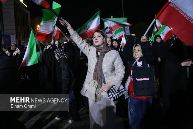 People in Sanandaj condemn US-Israeli aggression on Iran
