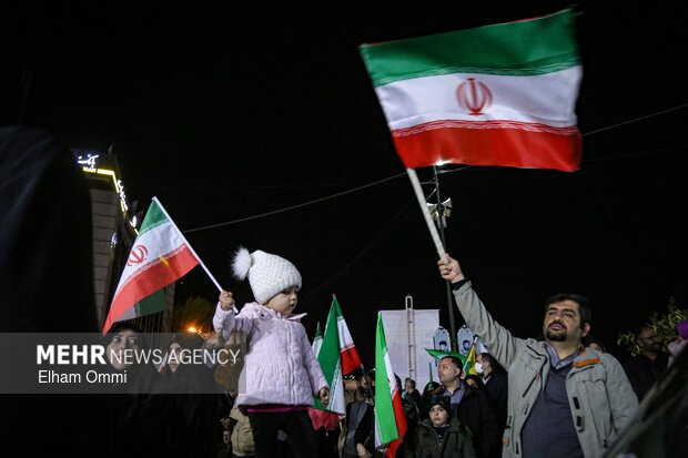 People in Sanandaj condemn US-Israeli aggression on Iran
