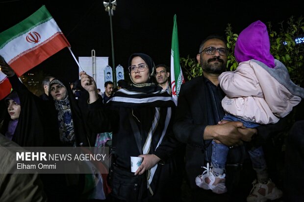 People in Sanandaj condemn US-Israeli aggression on Iran
