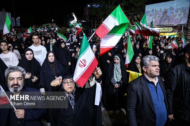 People in Sanandaj condemn US-Israeli aggression on Iran

