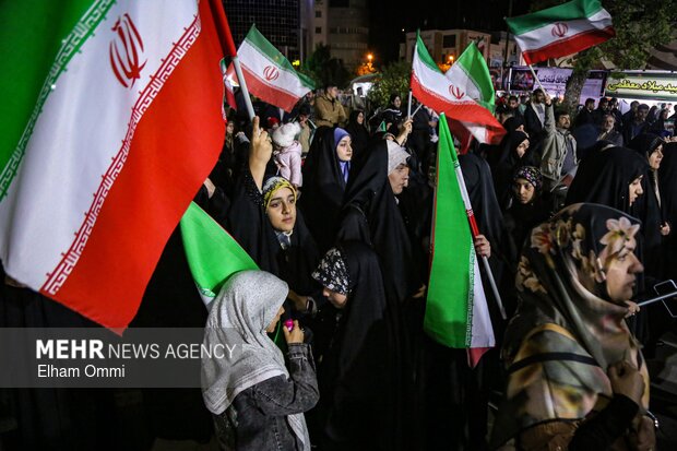 People in Sanandaj condemn US-Israeli aggression on Iran
