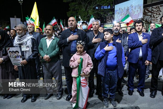 People in Sanandaj condemn US-Israeli aggression on Iran
