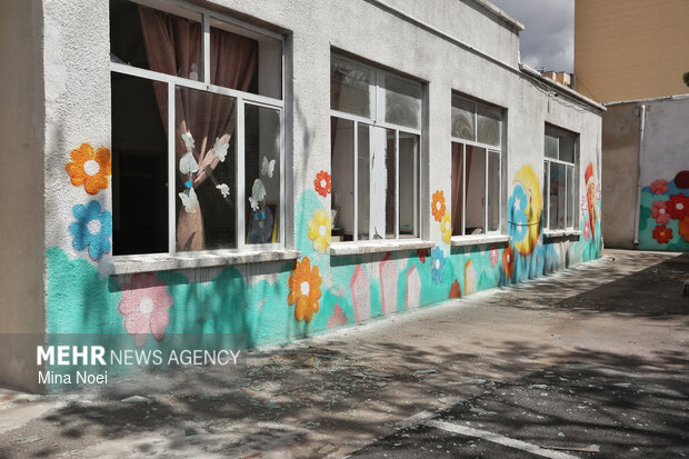 آثار تجاوزات آمریکایی - صهیونی در مدرسه باغچه‌بان تبریز