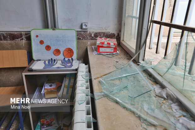 آثار تجاوزات آمریکایی - صهیونی در مدرسه باغچه‌بان تبریز