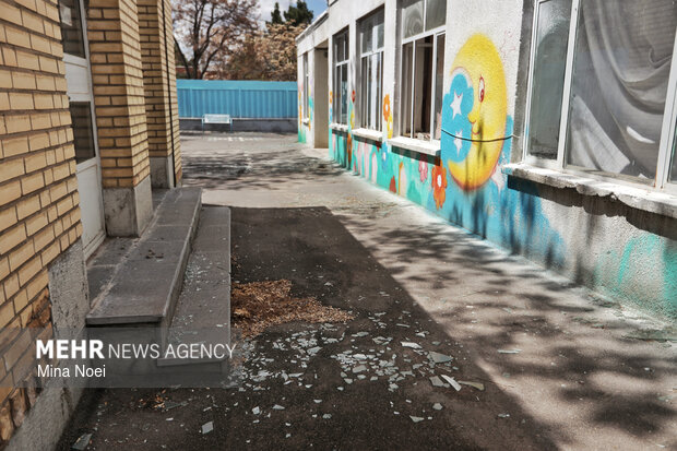 آثار تجاوزات آمریکایی - صهیونی در مدرسه باغچه‌بان تبریز