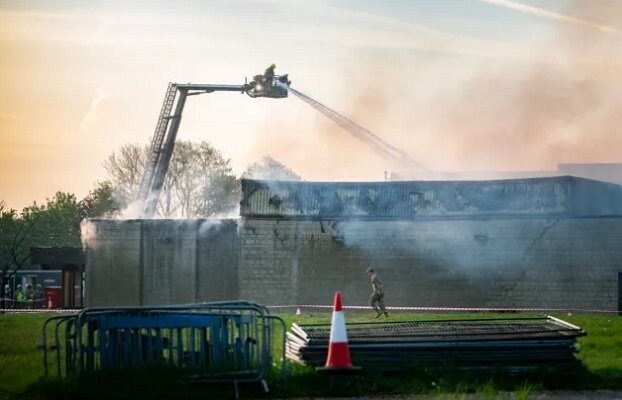 ABD'nin İran'a karşı operasyon yürüttüğü üste yangın çıktı