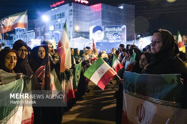 تجمع شبانه مردم کردکوی