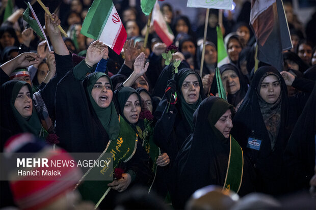 تجمع شبانه مردم کردکوی