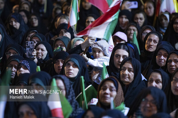 تجمع شبانه مردم کردکوی