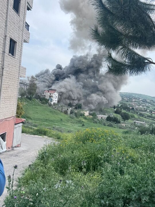 تداوم نقض آتش بس؛ حملات سنگین رژیم صهیونیستی به جنوب لبنان+ فیلم