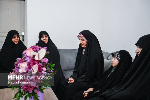 حضور اعضای حوزه علمیه خواهران کرج در منزل مهدیه اسفندیاری