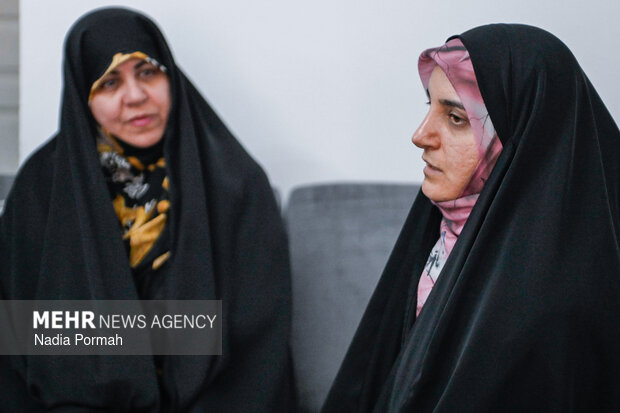 حضور اعضای حوزه علمیه خواهران کرج در منزل مهدیه اسفندیاری