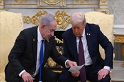 VIDEO: Students in Turkey tear up Trump, Netanyahu photos