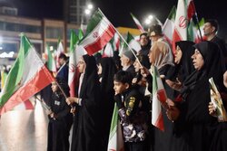 اجتماع شبانه مردم کرمان در خیابان‌ها