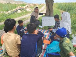 کلاسی که سقفش آسمان شد