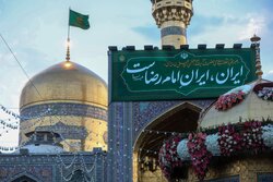 مشهد الرضا (ع) عاصمة العشق والولاء؛ الزائرون يغمرهم كرم الإمام الرؤوف